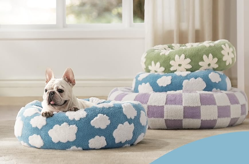 乐舒狗狗小圆床 - 适用于室内猫咪的宠物镇定床，可爱的现代床铺，采用提花绒毛和防滑底座，30英寸，紫色